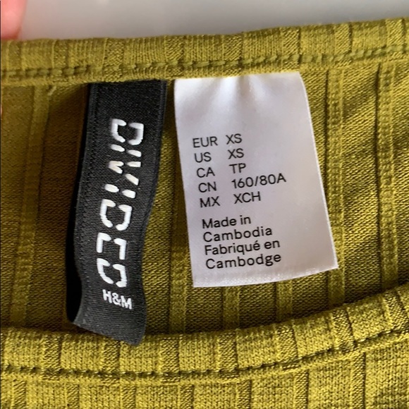 Cold shoulder top - Picture 2 of 3